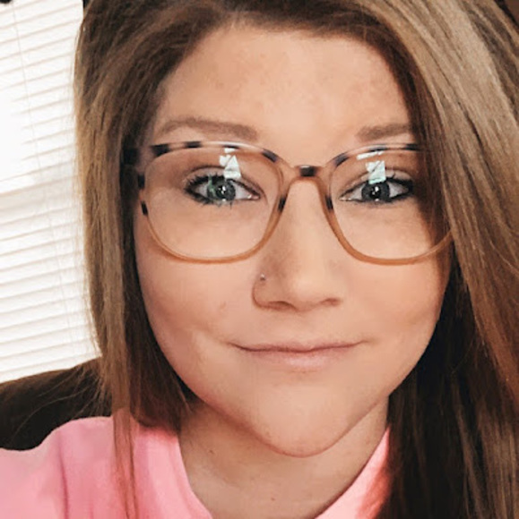 Meet your Posher, Katie - Picture 1 of 1